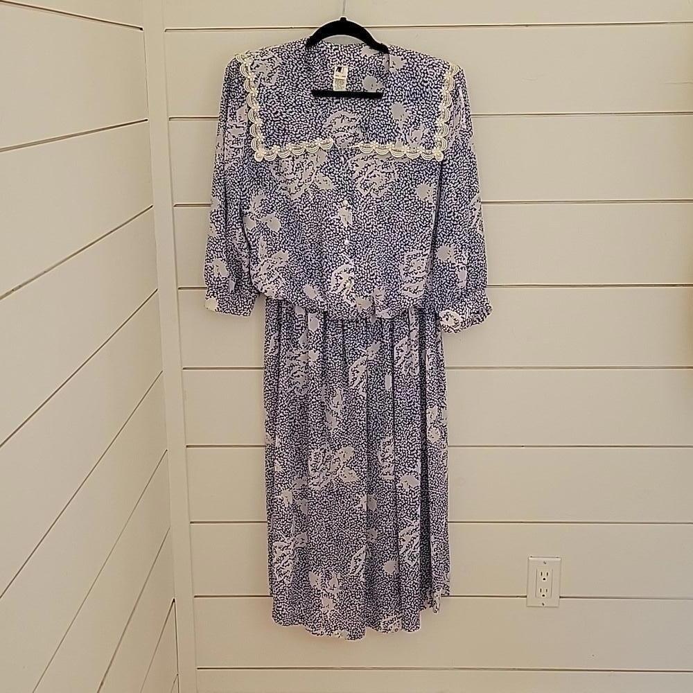 Vintage 80s blue and white midi patterned dress with lace on collar